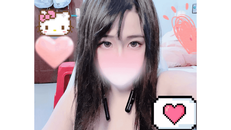 Stripchat Vesper-333 meaty Asian cam model wearing lingerie to showcase her huge natural breast