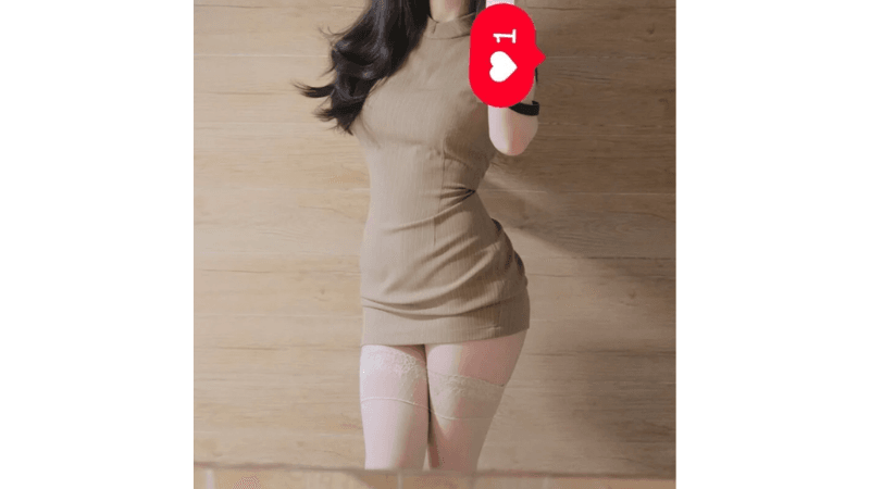 A_soft_touch on Stripchat, a slender Asian model with long legs and a glamorous figure